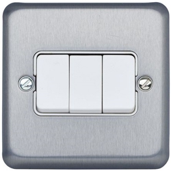MK K4673MCO 3gang 10amp 2way SP Light Switch Matt Chrome Plate