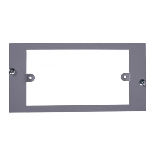 Britmac GB32G/BG 3 Compartment plate to accept 2g wiring accessories